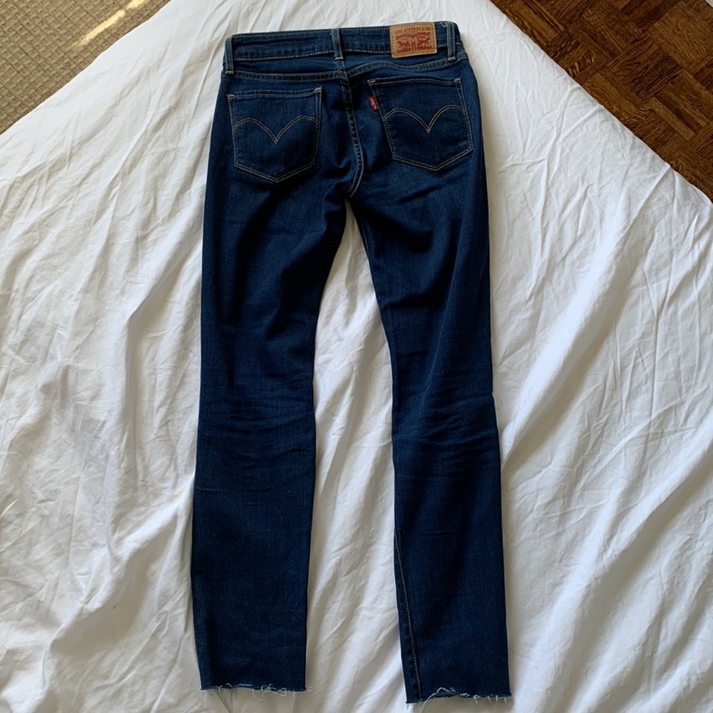 712 Levi’s Slim Fit Jeans - Picture 4 of 6